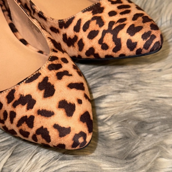 EUC Torrid Pointed Toe Slingback Pump Leopard Print Size 8W 8 Wide - Picture 6 of 10